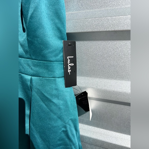 Lulus Green Crisscross Back Dress 👗 - Picture 2 of 6